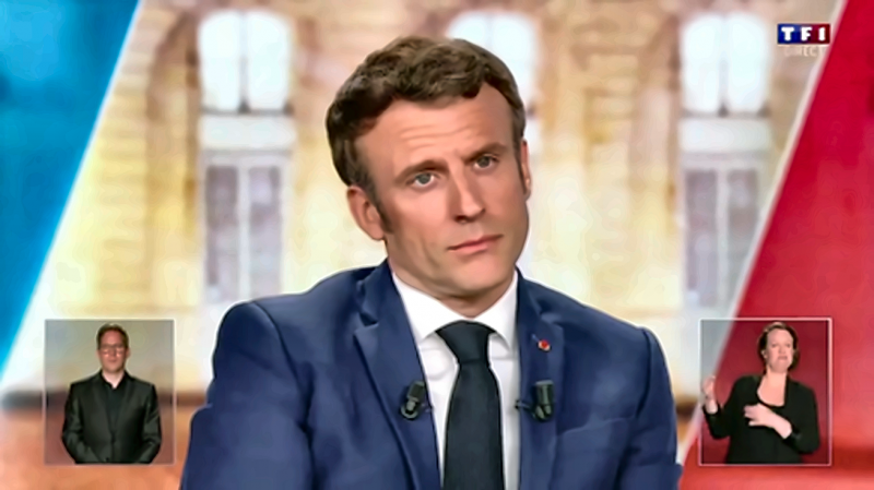 Figure 8. Emmanuel Macron : hochement de tête et réaction restrictive — 66 min 05 s