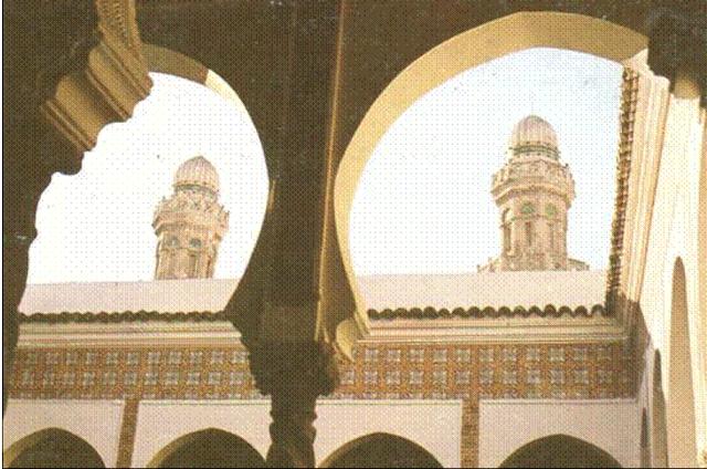 Figure 9: La mosquée Ketchaoua (ex-cathédrale) vue à partir du patio du palais Aziza (ex-archevêché)