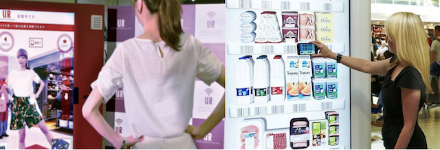 شكل 5 : على اليمين متجر افتراضي في مطار جاتويك Gatwick Airport من شركة Tesco، إذ يمكن للمستهلكين التسوق من خلال الشاشة دون الحاجة إلى الاتصال الفعلي مع المنتوج، وعلى اليسار تجربة الملابس الافتراضية ومدى وملاءمتها للمستهلك دون الحاجة إلى قياسها في الواقع الملموس